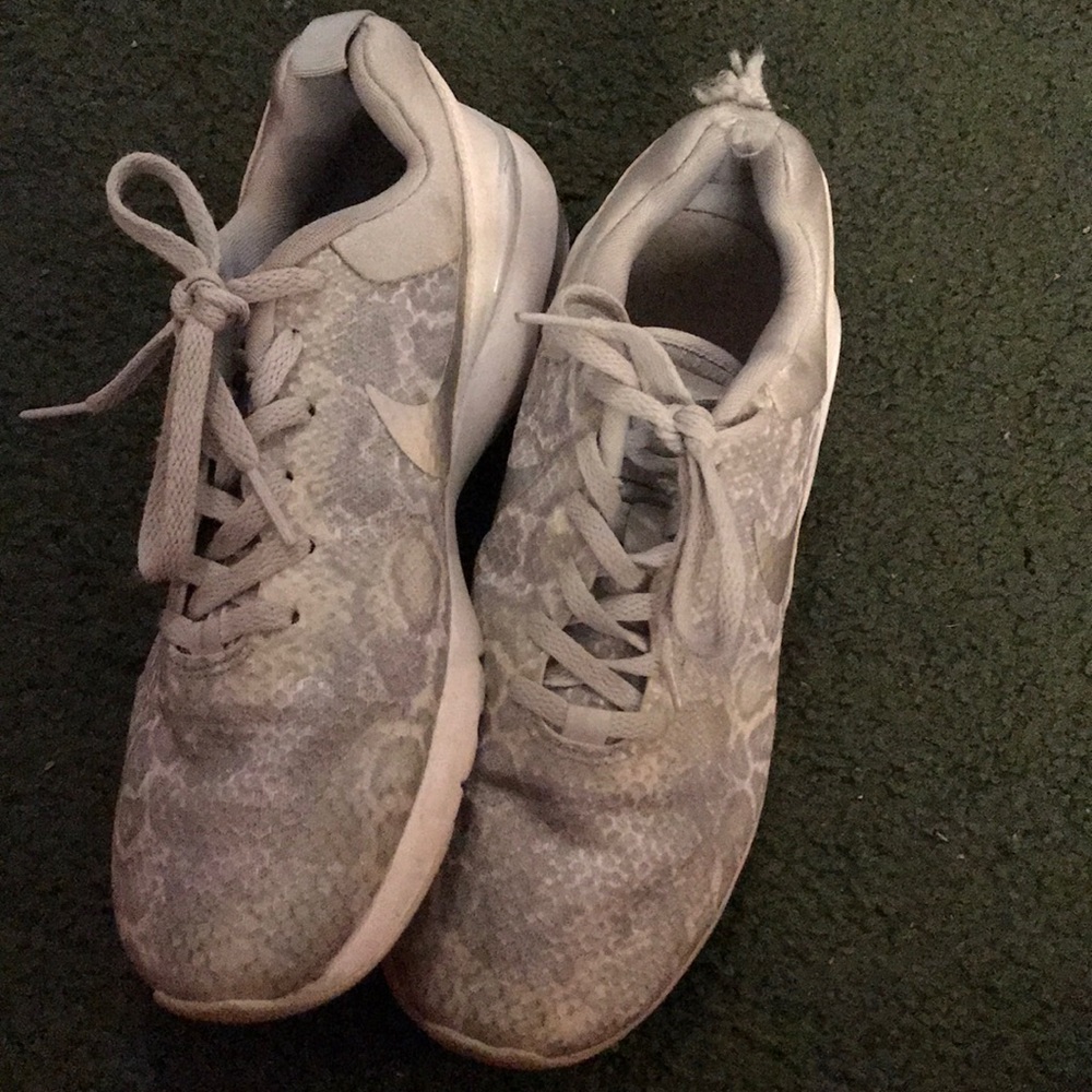 Nike Airmax Siren Snake Print Sneakers - Picture 2 of 6